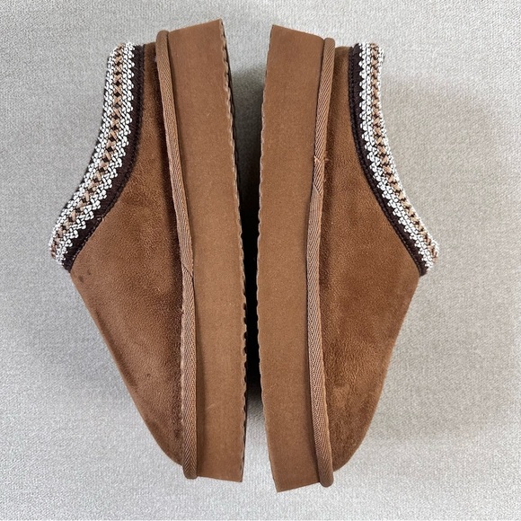 Crown Vintage Princel Platform Slipper. Size 7. NWOT. - Picture 2 of 8